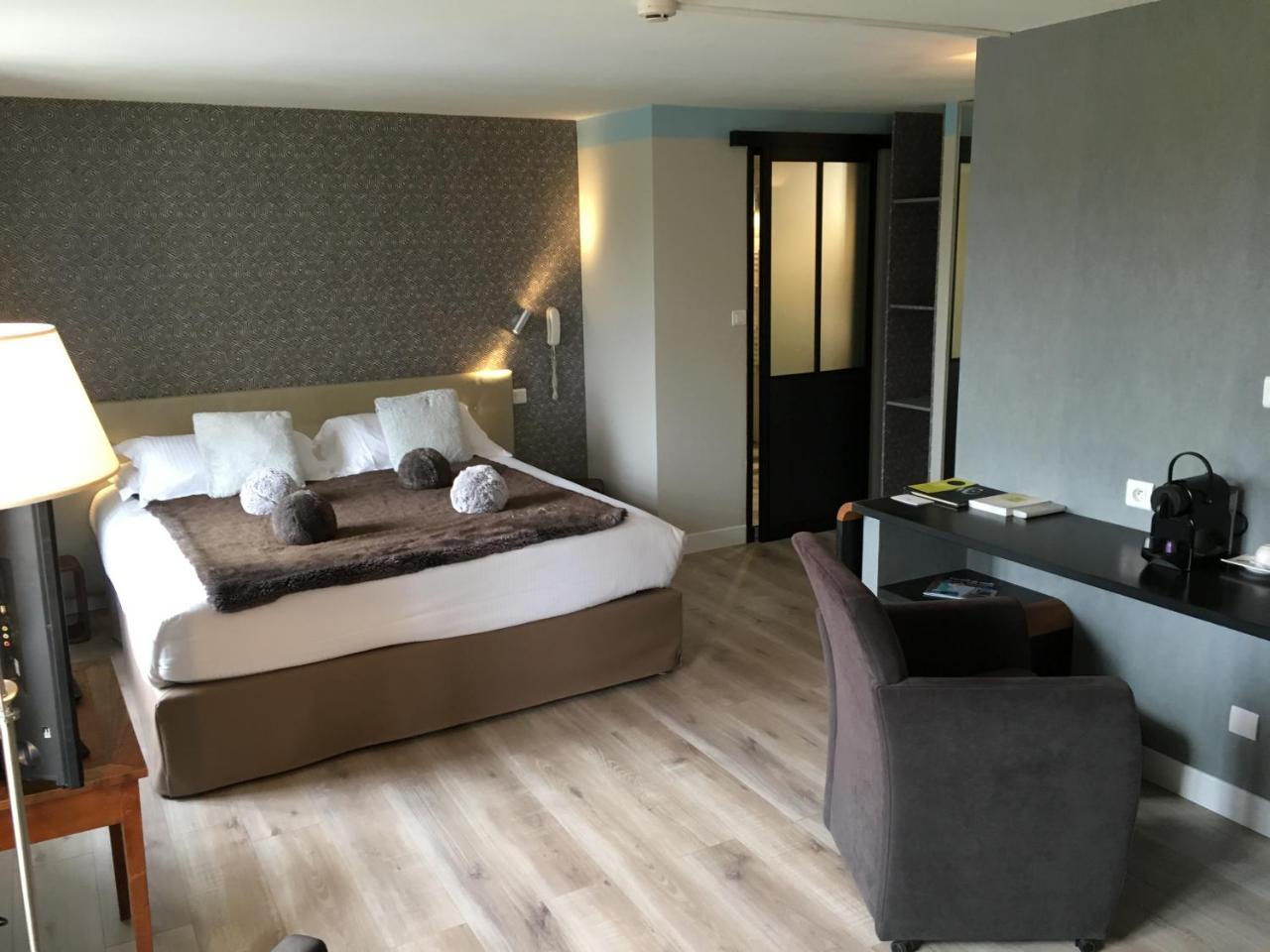 Logis Hotel Le Moulin De Chalons Le Guâ エクステリア 写真
